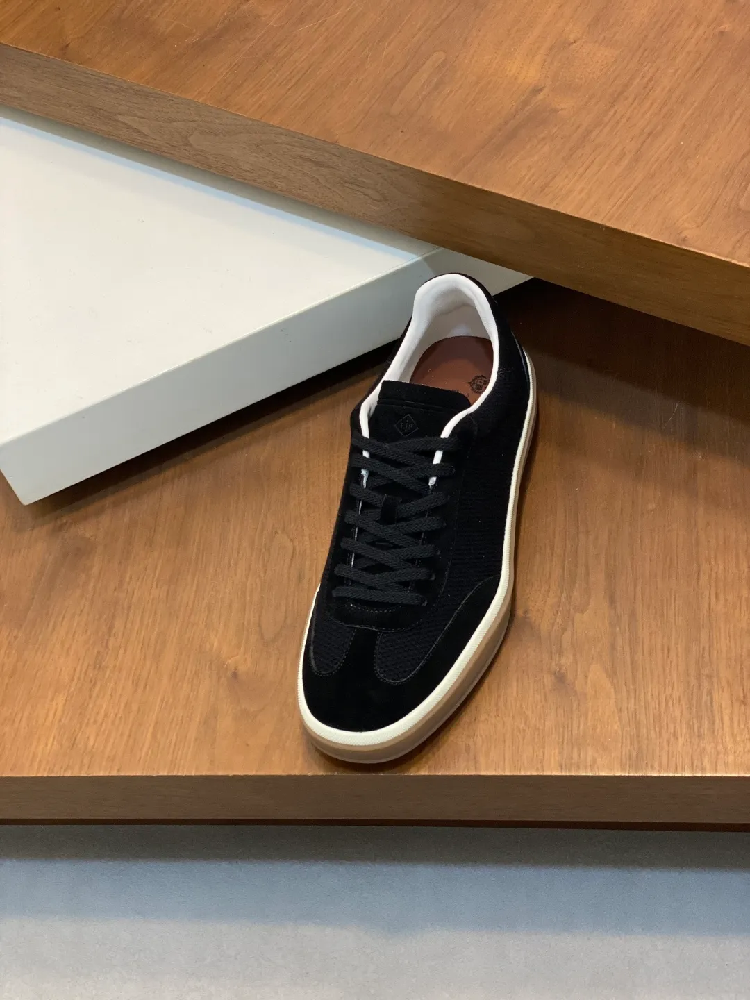 P420 Loro Piana - classic casual shoes, men's lace-up casual shoes and sneakers, high-quality lightweight and comfortable fabrics, suitable for outdoor leisure, the color scheme is young and energetic, it goes great with sportswear or casual suits! Code number: 39-44 (38, 45, 46, can be customized No. 088